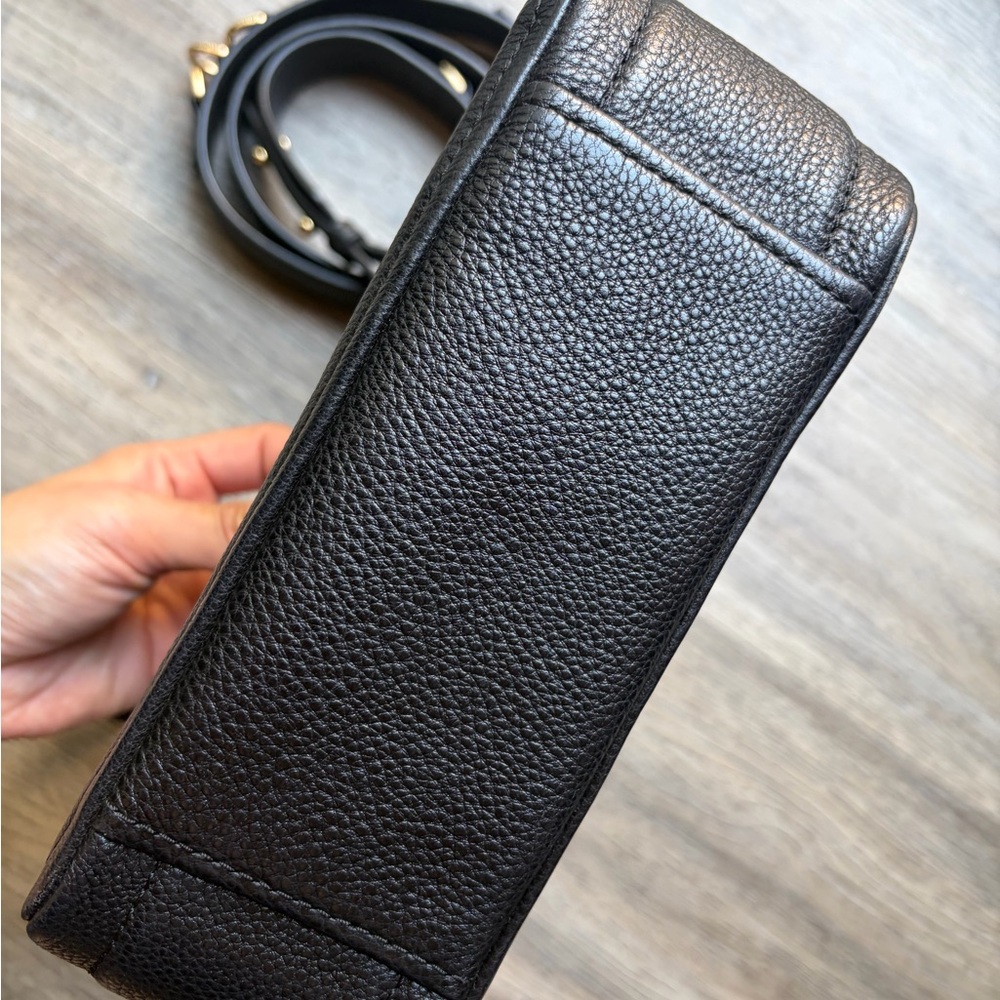 Marc Jacobs SoftShot 21 Leather Crossbody Bag - Picture 7 of 17